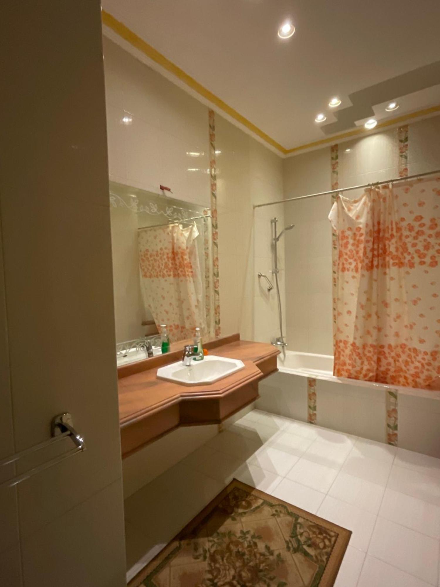 With Private Pool And Private Garden Apartment *